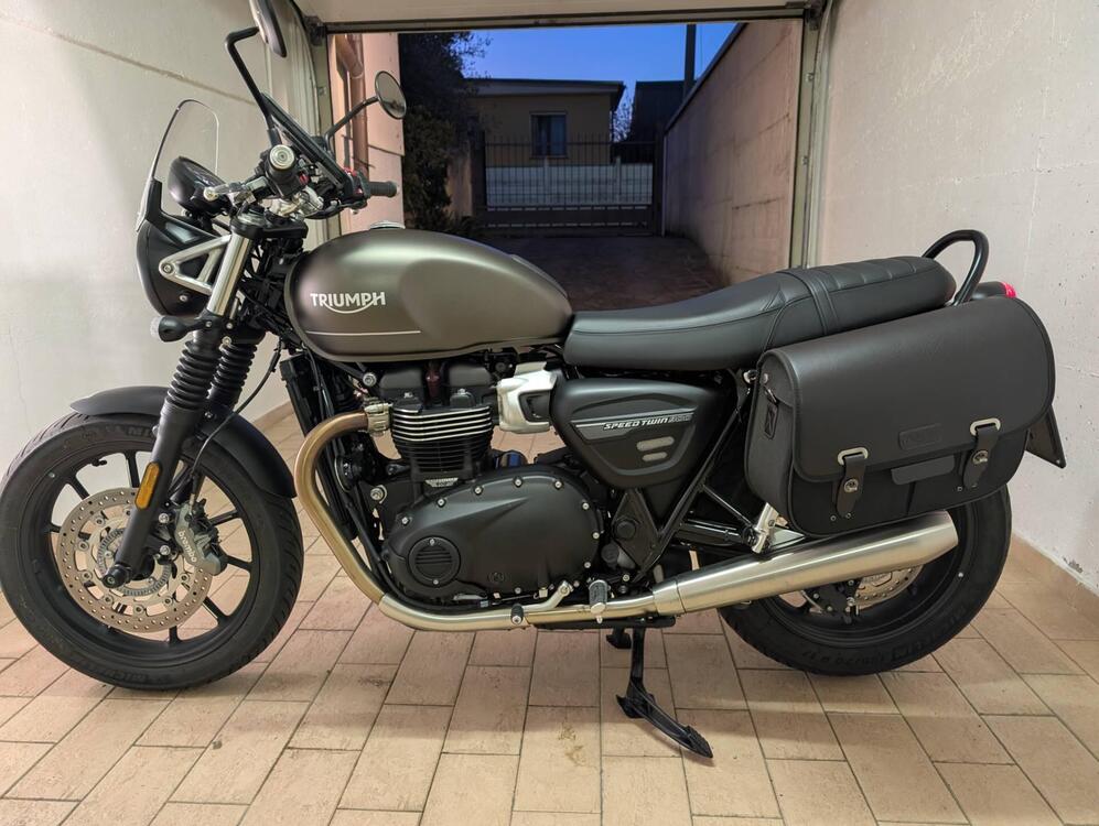 Triumph Speed Twin 900 (2023 - 24) (2)