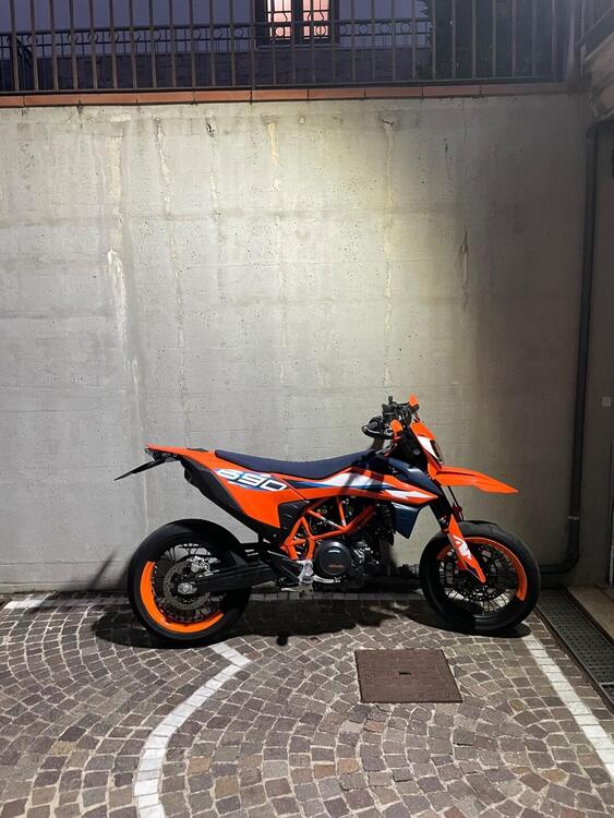 KTM 690 SMC R (2023 - 24) (3)