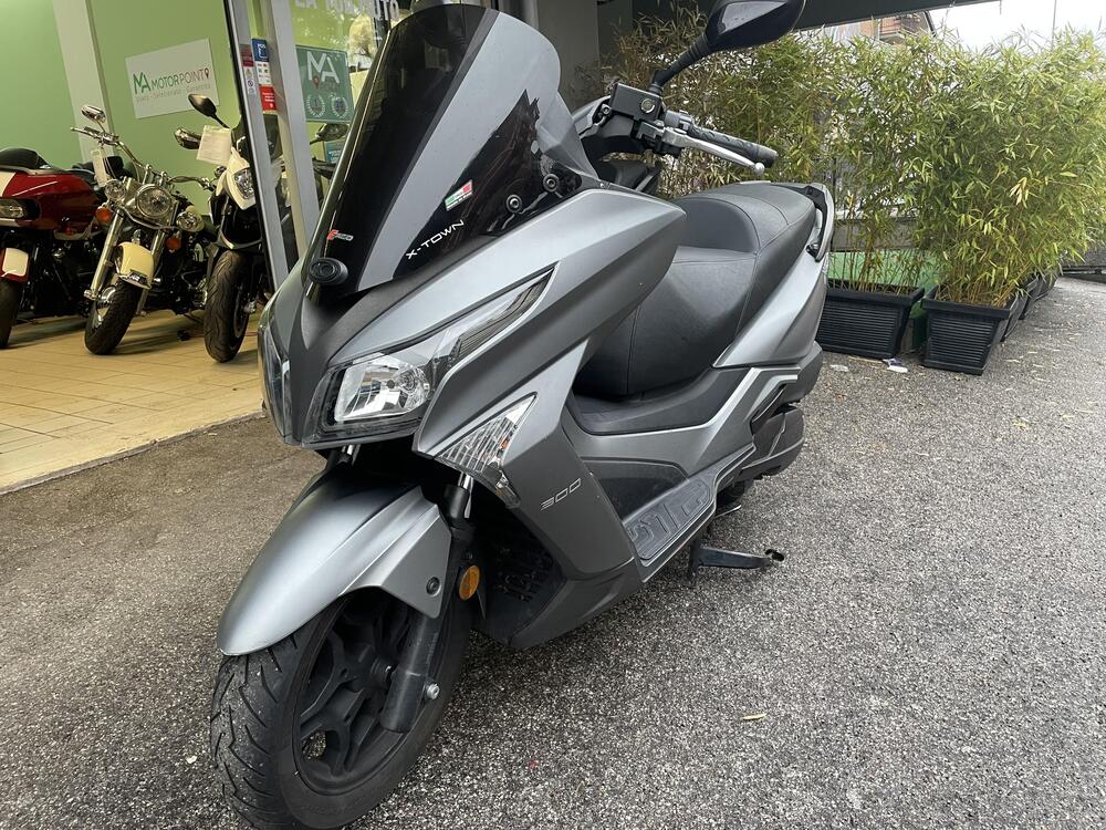 Kymco X-Town 300i ABS (2016 - 20) (3)