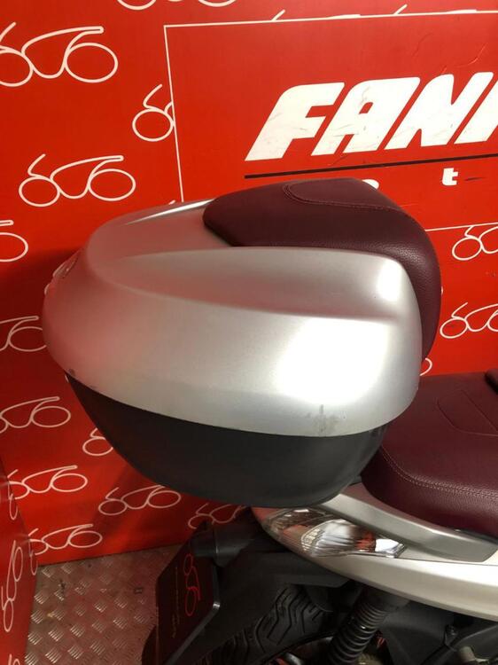 Piaggio Beverly 350 SportTouring ie (2011 - 15) (5)