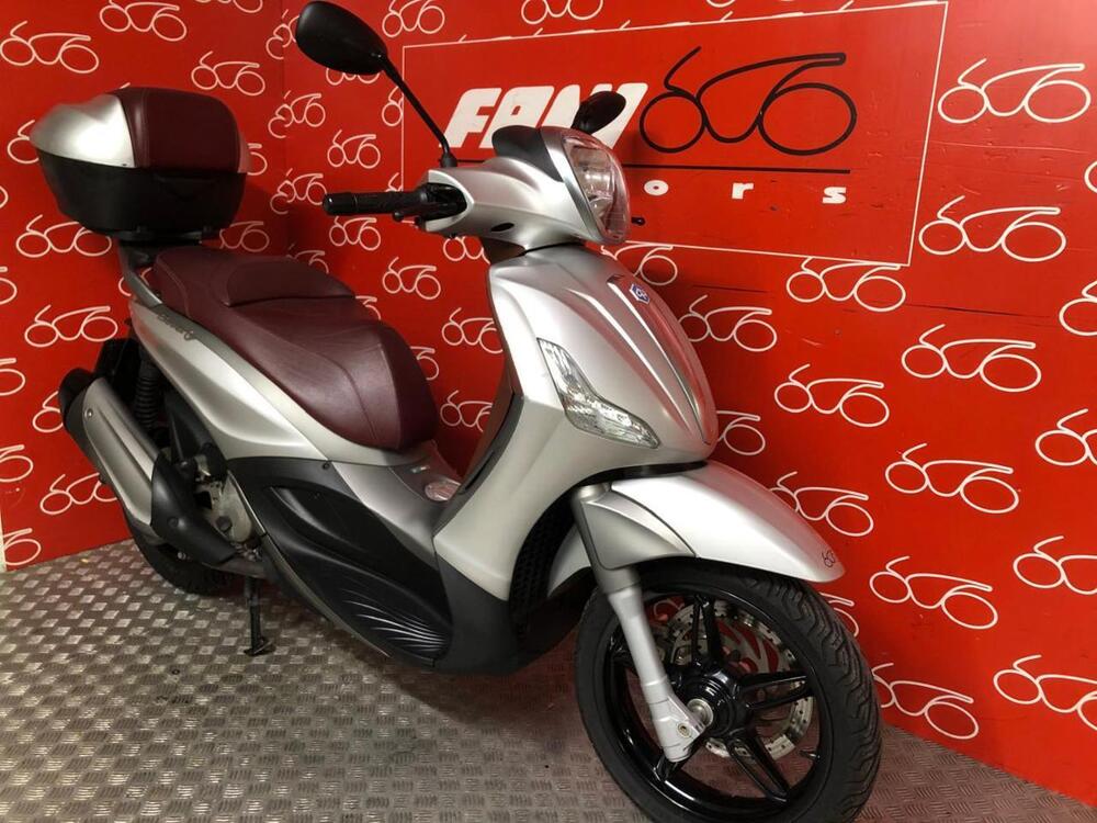 Piaggio Beverly 350 SportTouring ie (2011 - 15) (2)