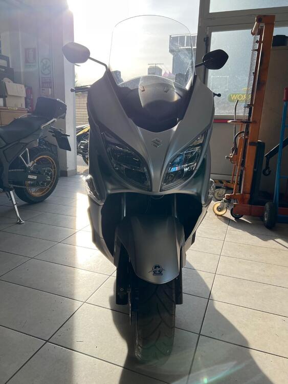 Suzuki Burgman 400 (2022 - 25) (2)