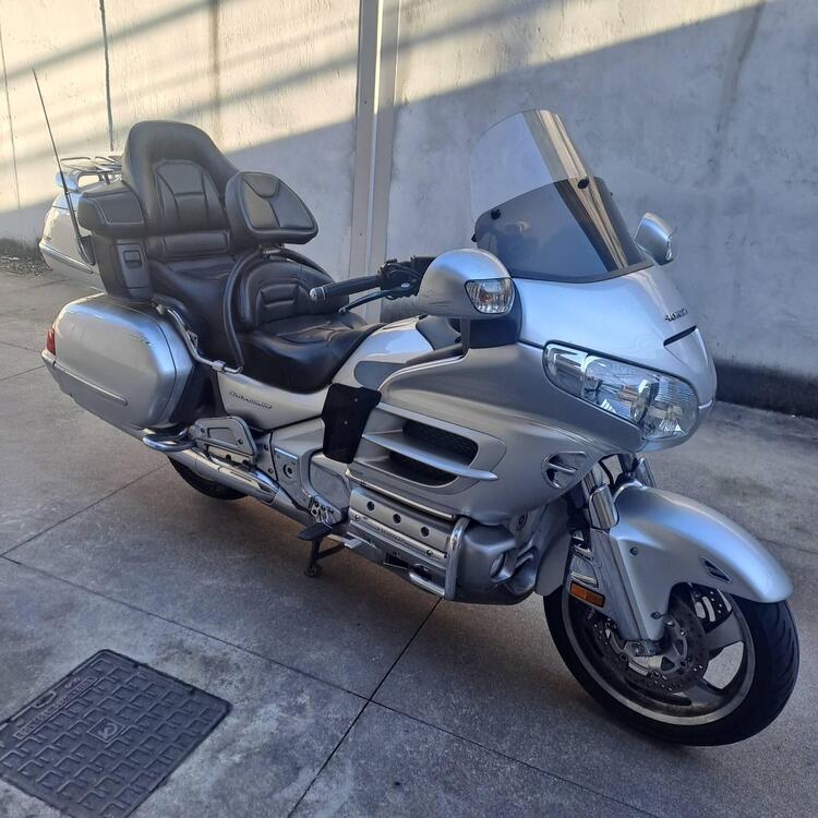 Honda GL 1800 Gold Wing (2007 - 11) (2)