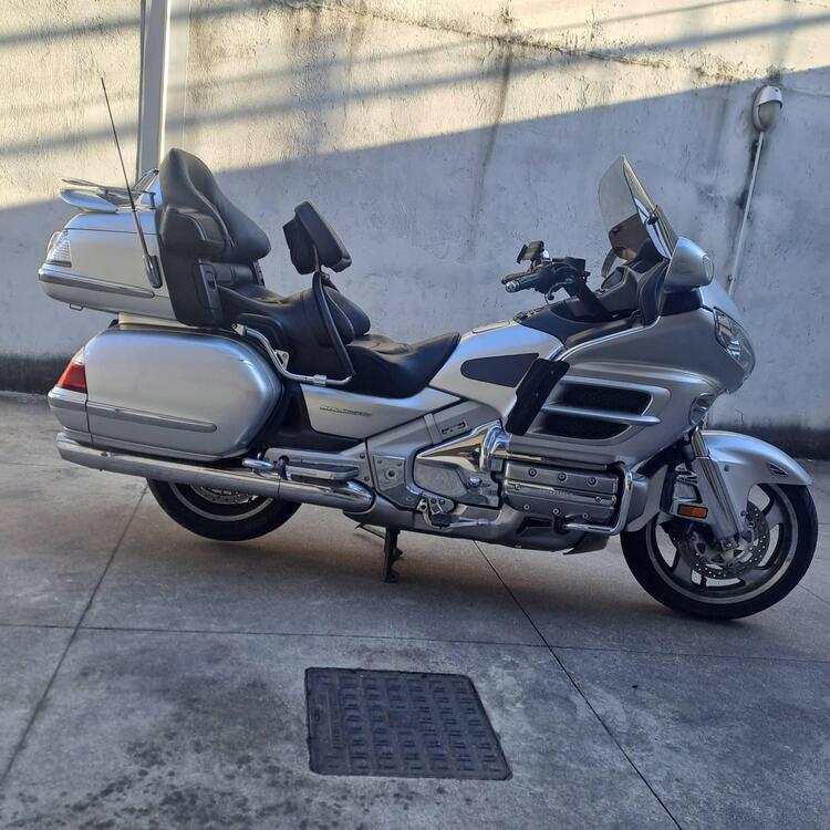 Honda GL 1800 Gold Wing (2007 - 11) (3)