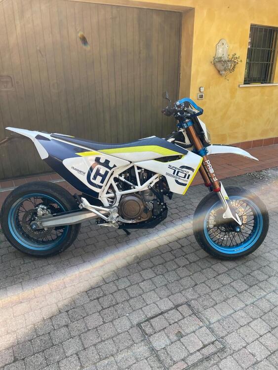 Husqvarna 701 Supermoto (2017 - 19)