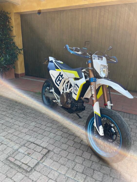 Husqvarna 701 Supermoto (2017 - 19) (2)