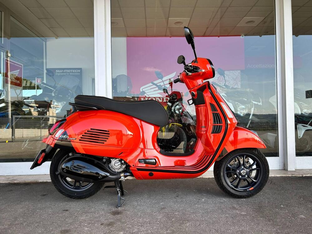 Vespa GTS 300 Super (2023 - 24) (3)