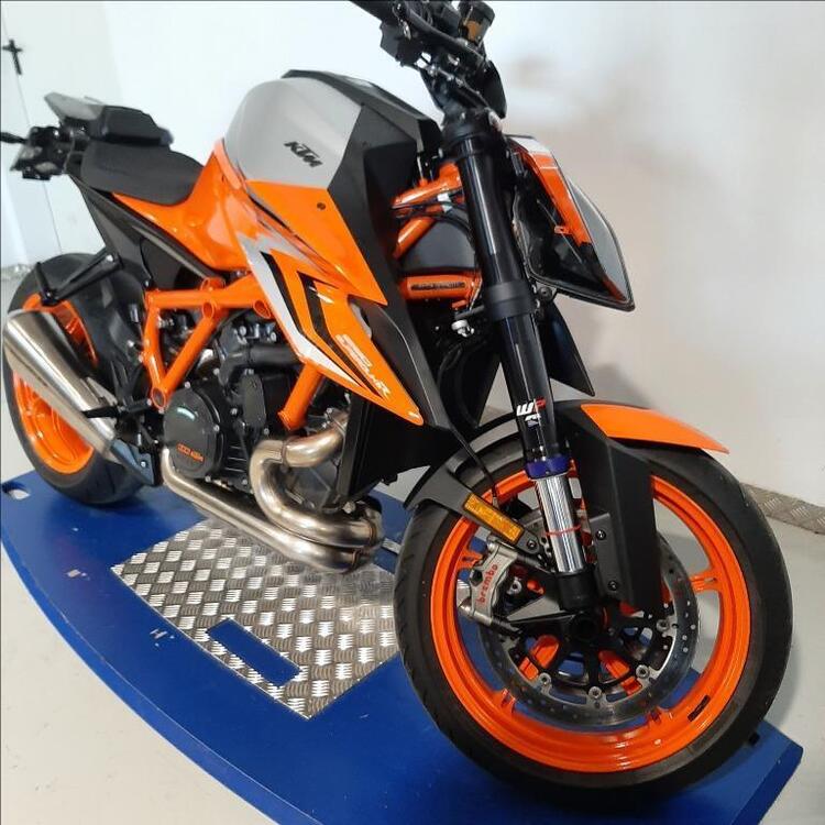 KTM 1290 Super Duke R (2022 - 23) (2)