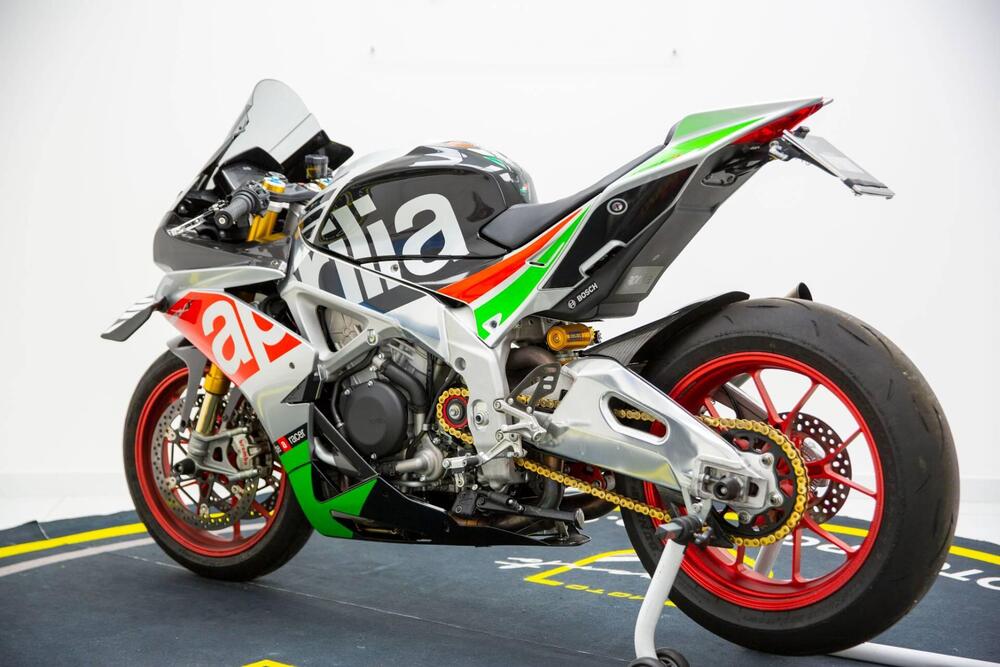 Aprilia RSV4 RF (2017 - 19) (5)