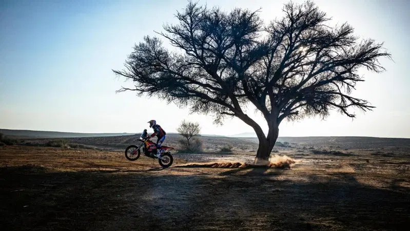 Dakar 2025. T6. Outsiders e ritiri a Al Duwadimi, leaders in pretattica [VIDEO]