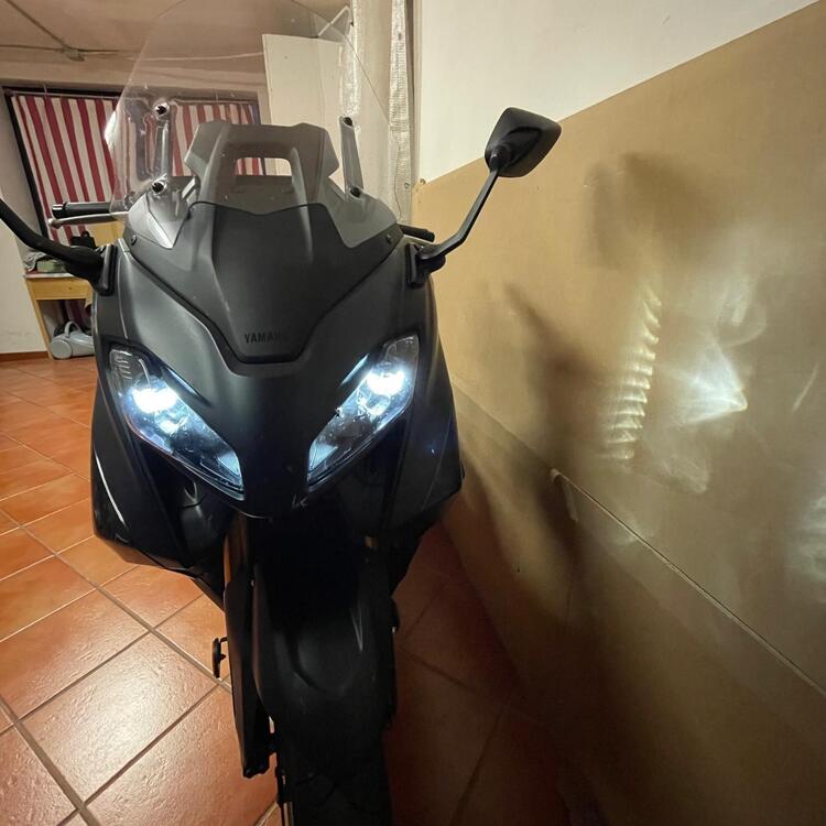 Yamaha T-Max 560 Tech Max (2022 - 24) (3)