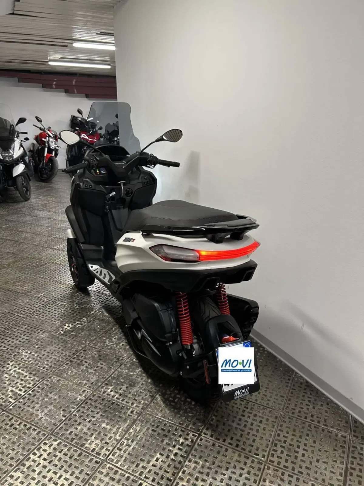 Piaggio MP3 400 ABS Hpe (2023 - 25) (2)