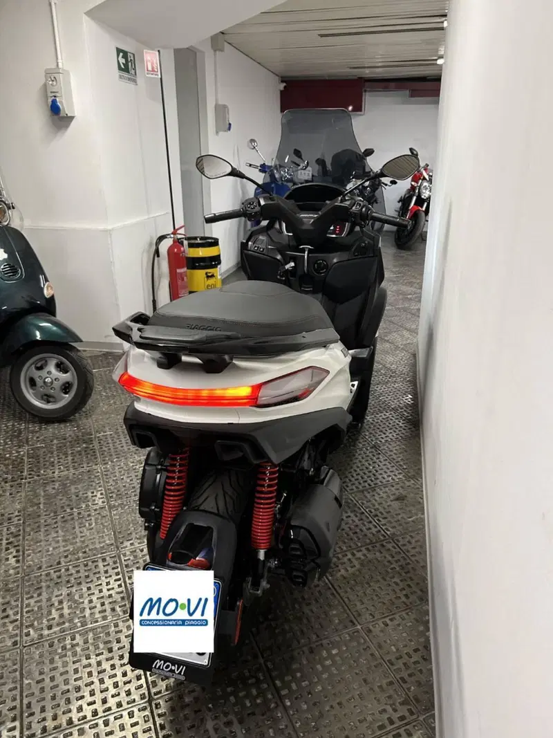 Piaggio MP3 400 ABS Hpe (2023 - 25) (3)