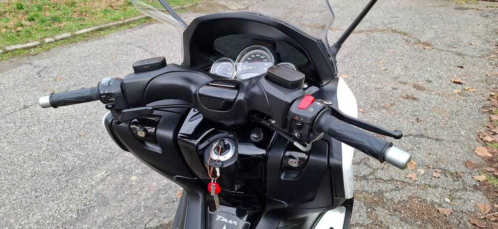 Yamaha T-Max 500 White Max (2010 - 11) (4)