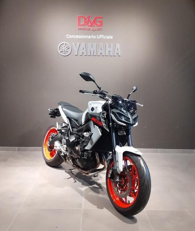 Yamaha MT-09 (2017 - 20) (2)