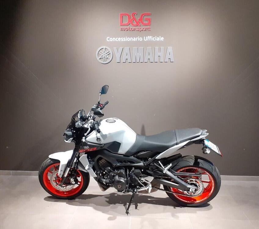 Yamaha MT-09 (2017 - 20) (4)