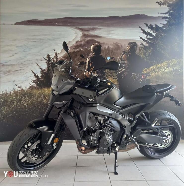 Yamaha MT-09 Y-AMT (2024 - 25) (2)