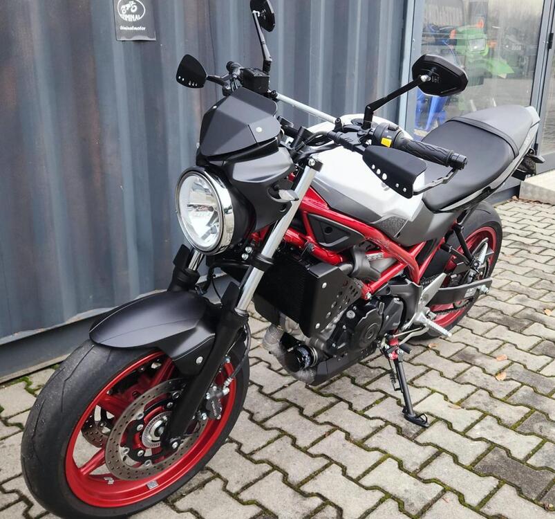 Suzuki SV650 (2021 - 25) (4)