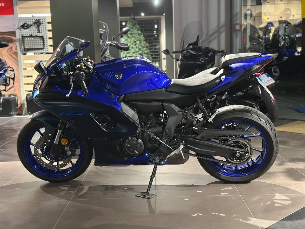 Yamaha YZF R7 (2021 - 25) (2)