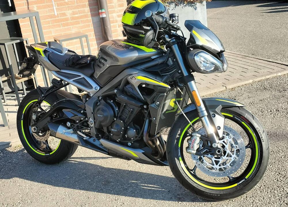 Triumph Street Triple RS (2020 - 22) (2)