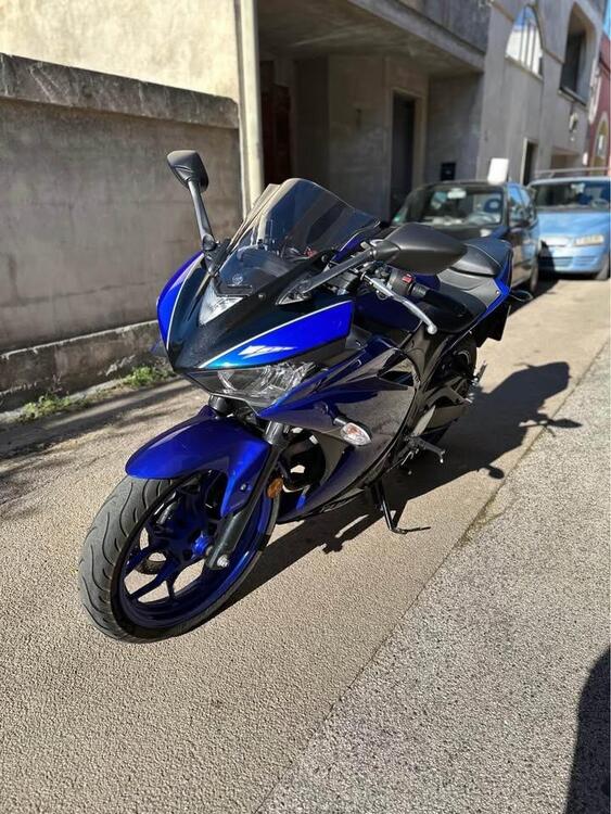 Yamaha YZF R3 (2018) (2)