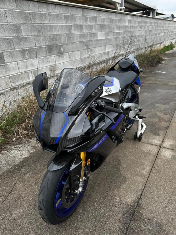 Yamaha YZF R1M (2020 - 25) (3)