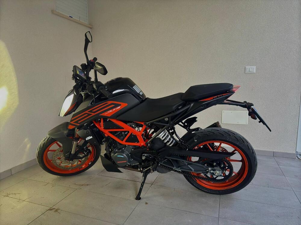 KTM 125 Duke (2021 - 23) (2)