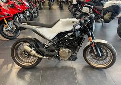 Husqvarna Svartpilen 401 (2021 - 23) usata