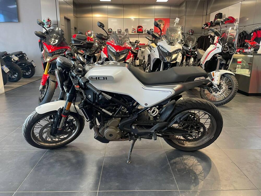 Husqvarna Svartpilen 401 (2021 - 23) (2)