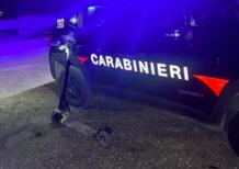 Guida il monopattino elettrico da ubriaco: i Carabinieri lo beccano e gli ritirano la patente