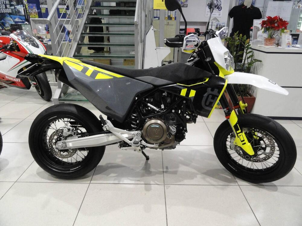 Husqvarna 701 Supermoto (2023 - 25)