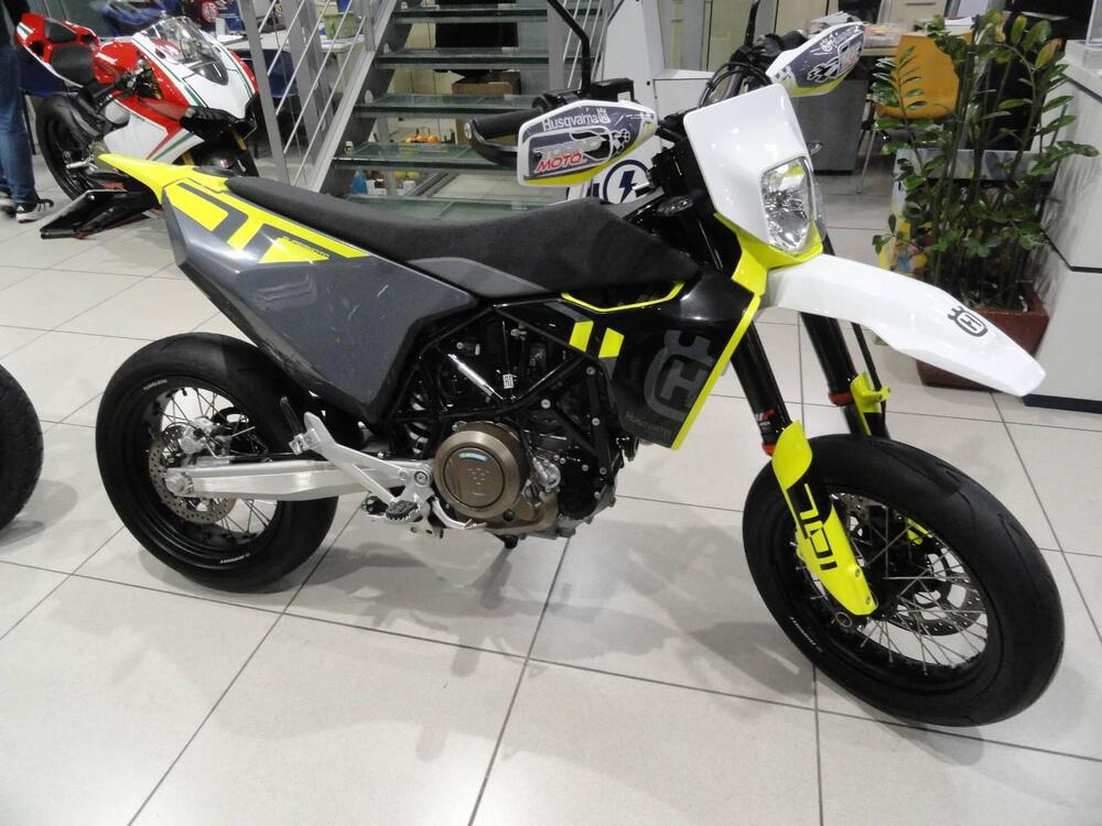 Husqvarna 701 Supermoto (2023 - 25) (2)