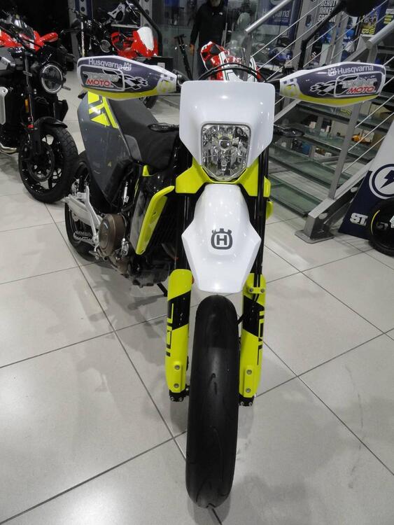 Husqvarna 701 Supermoto (2023 - 25) (3)