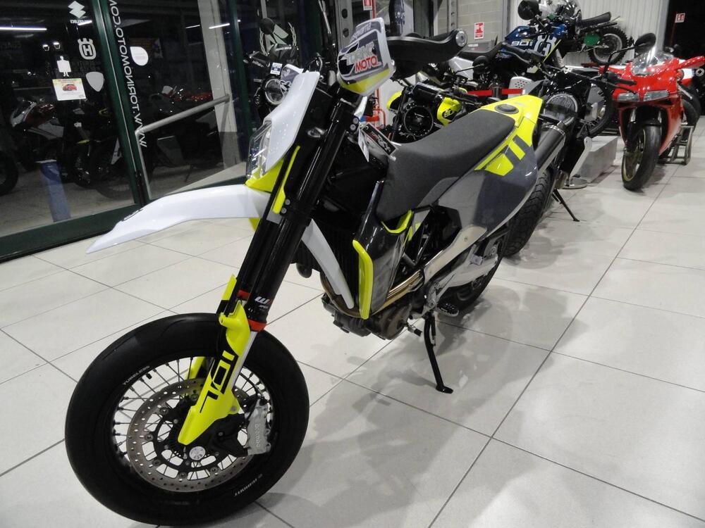 Husqvarna 701 Supermoto (2023 - 25) (4)