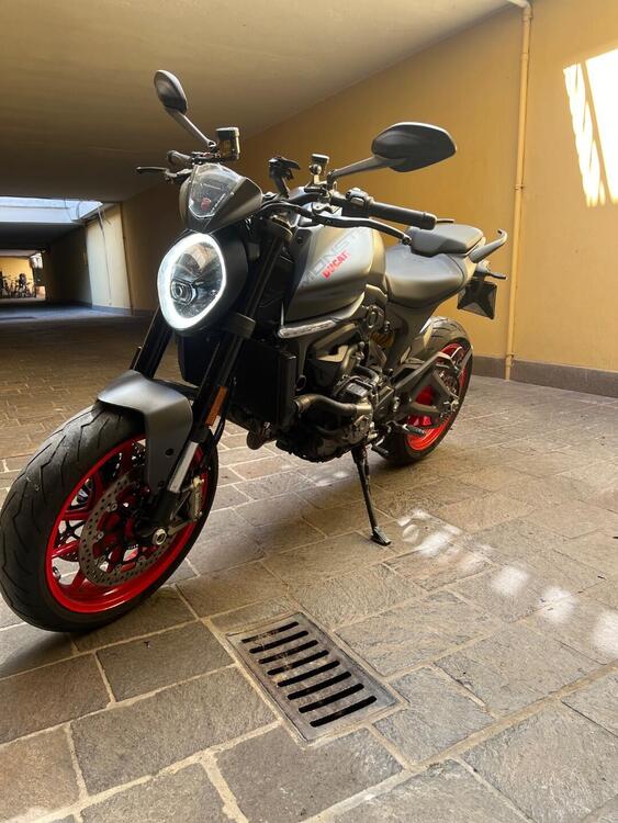 Ducati Monster 937 + (2021 - 25)