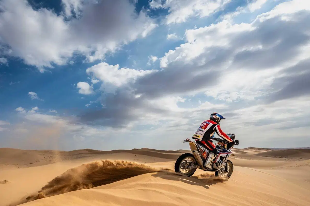 Dakar 2025. T8. Bel colpo sincrono di Sanders, KTM, e Latagan, Toyota [VIDEO] (18)