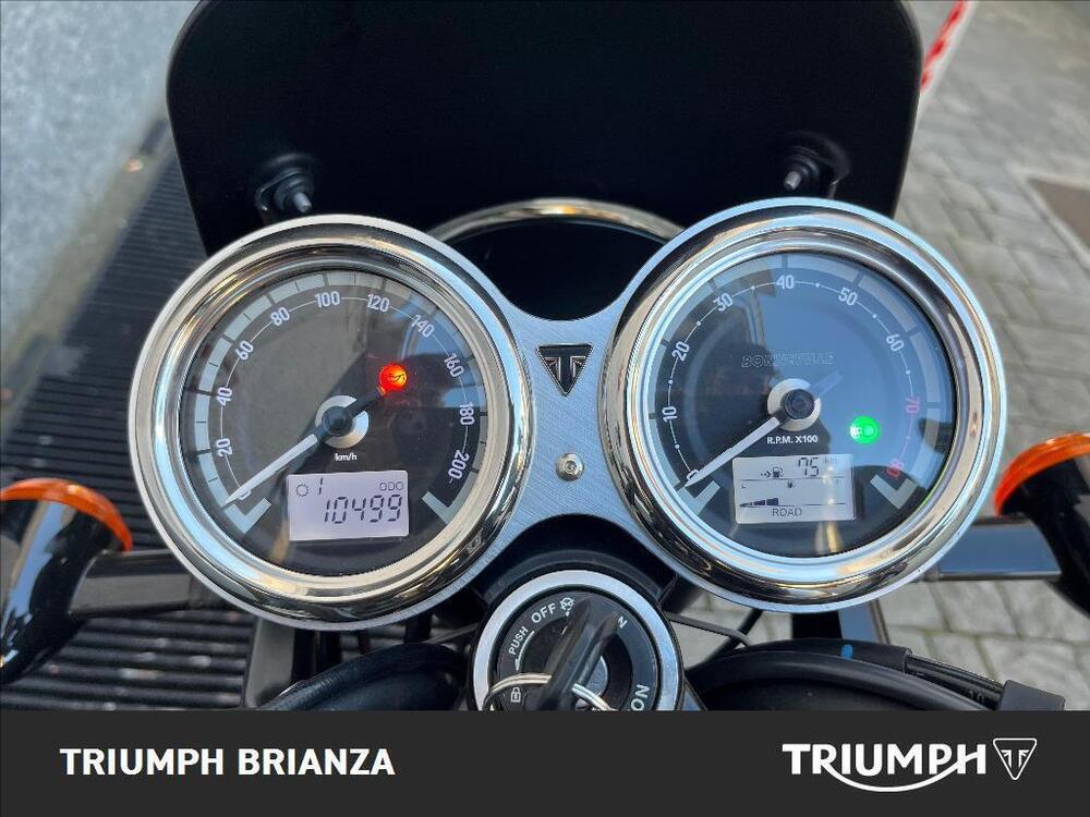 Triumph Bonneville T120 Gold Line Edition (2022 - 23) (5)