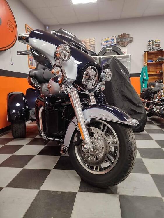 Harley-Davidson 114 Tri Glide Ultra (2019 - 20) - FLHTCUTG (2)