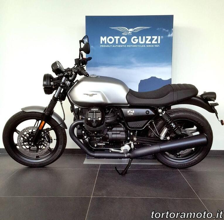 Moto Guzzi V7 Stone (2021 - 25) (4)