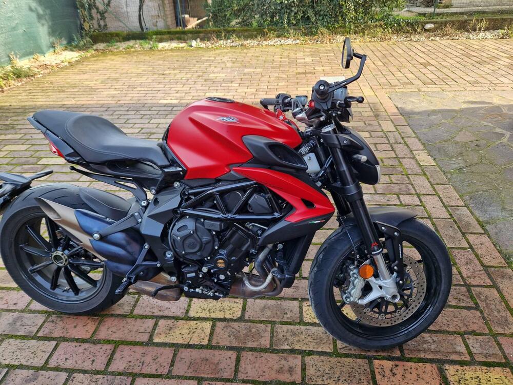 MV Agusta Dragster 800 Rosso (2021 - 23) (2)