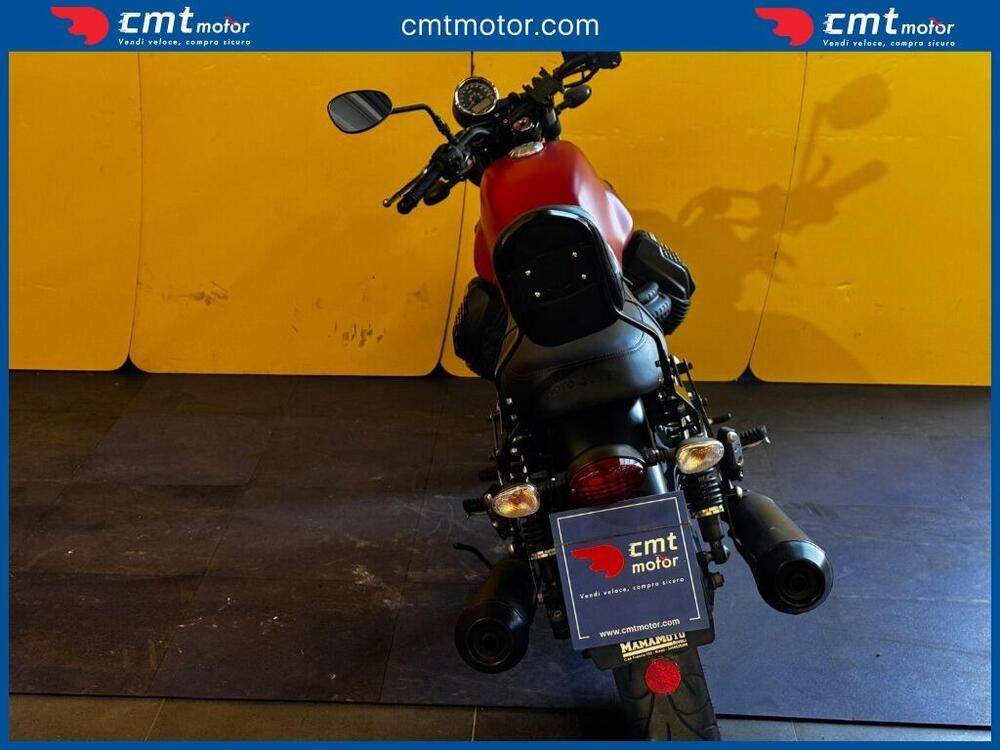 Moto Guzzi V7 III Stone (2017 - 20) (4)