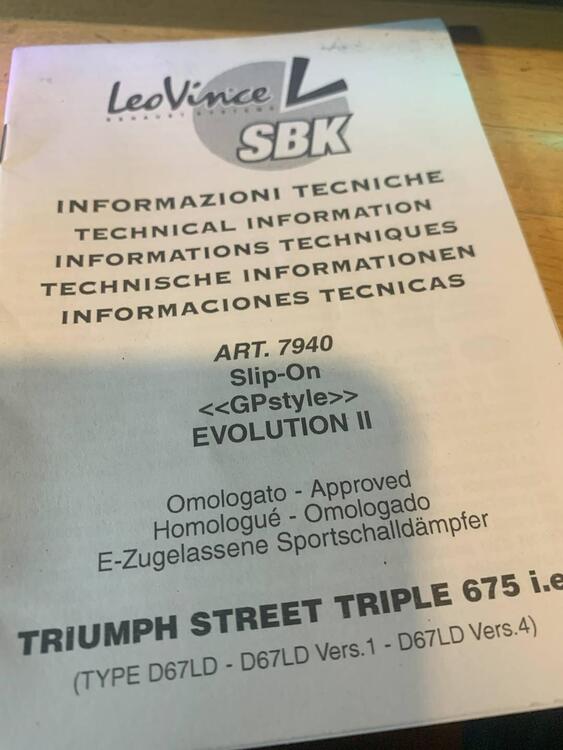 Scarichi LeoVince SBK per Triumph Street Triple675 (4)