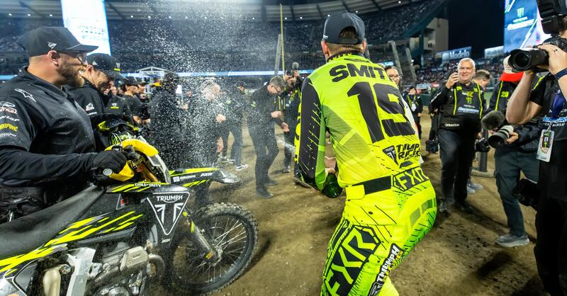 Jordon Smith regala il primo podio di Triumph nel Supercross