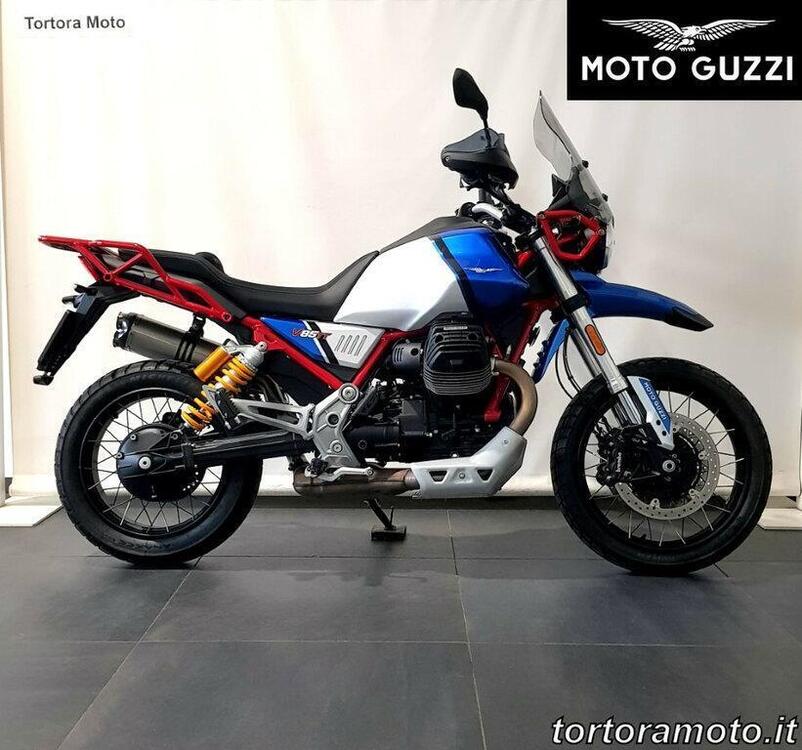 Moto Guzzi V85 TT Evocative Graphics (2021 - 23) (2)