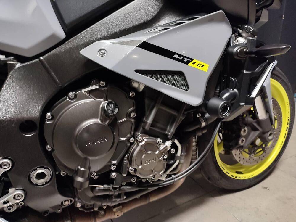 Yamaha MT-10 ABS (2016 - 17) (5)