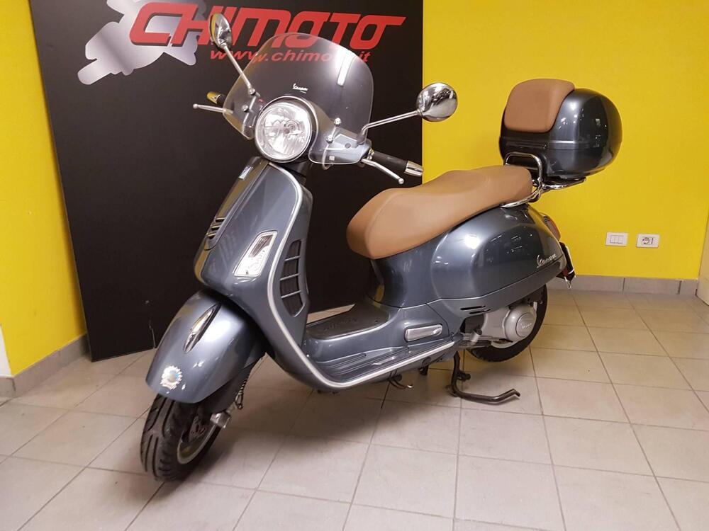 Vespa GTS 300 (2017 - 18) (4)