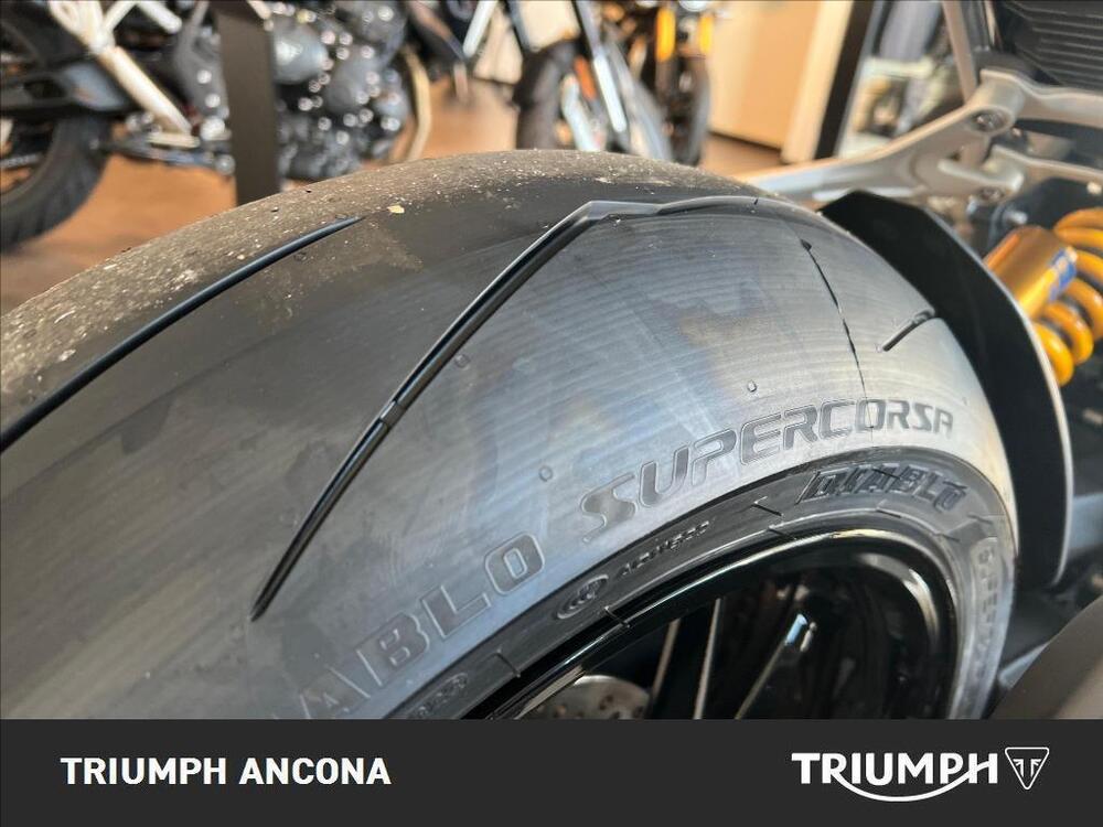 Triumph Speed Triple 1200 RS (2021 - 25) (2)