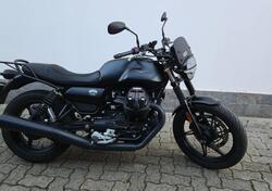 Moto Guzzi V7 Stone (2021 - 25) usata