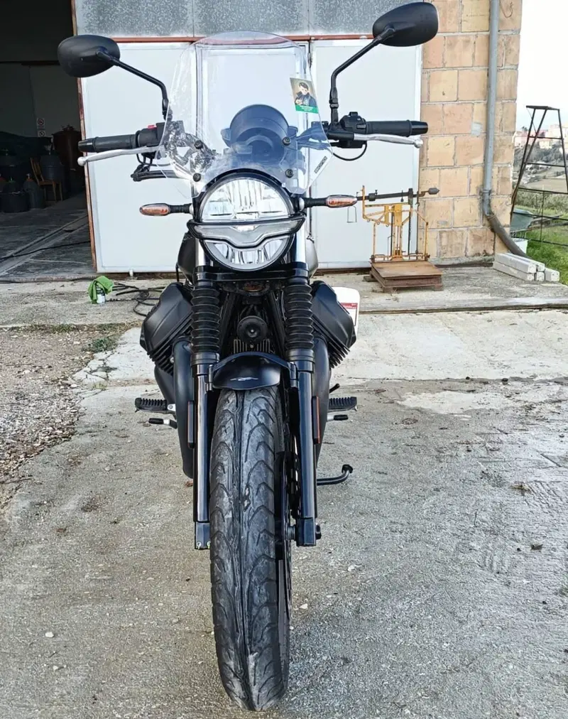 Moto Guzzi V7 Stone (2021 - 24) (5)