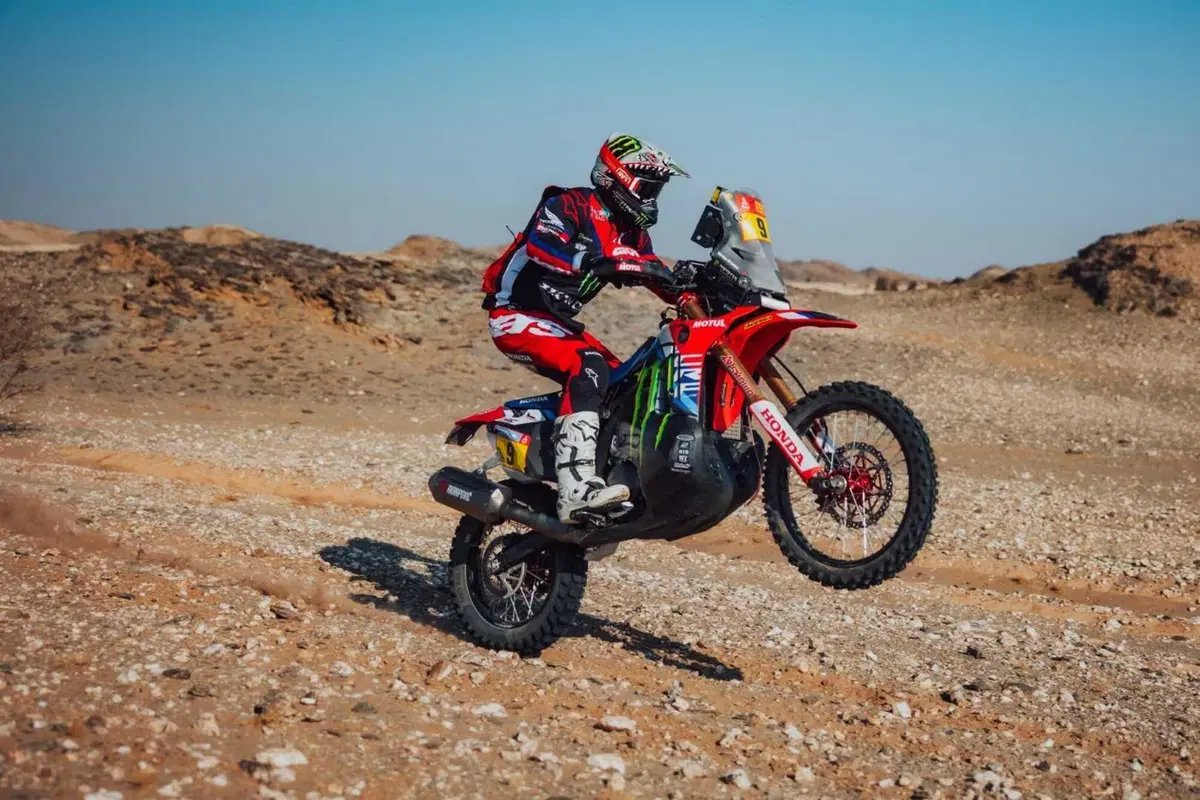 Dakar 2025. T9. Sanders, KTM, resiste, Al Rajhi, Toyota, passa al comando [VIDEO] (6)